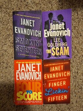 Janet Evanovich Stephanie Plum Paperback Book Bundle Lot